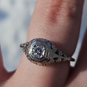 Vintage 18K White Gold Filigree Solitaire Diamond Etched Engagement Ring Size 7